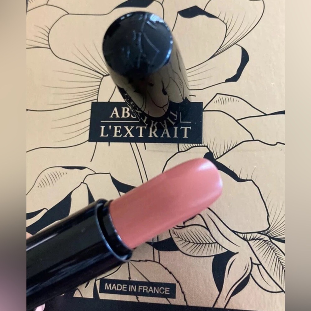 Lancôme Color Design Lipstick 126 Natural Beauty 4g full size